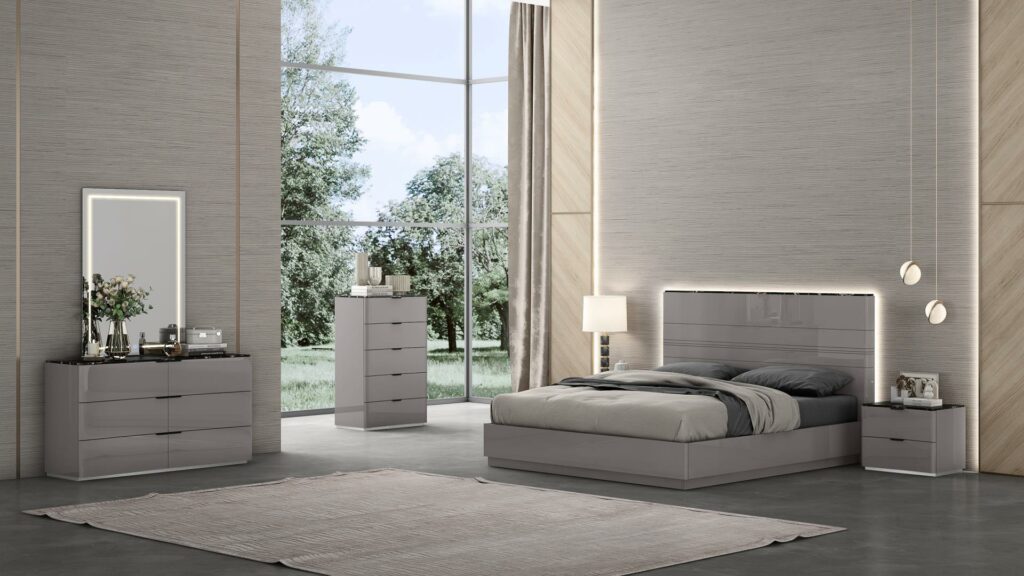 B1691 - Hannah - King Bedroom Complete Set